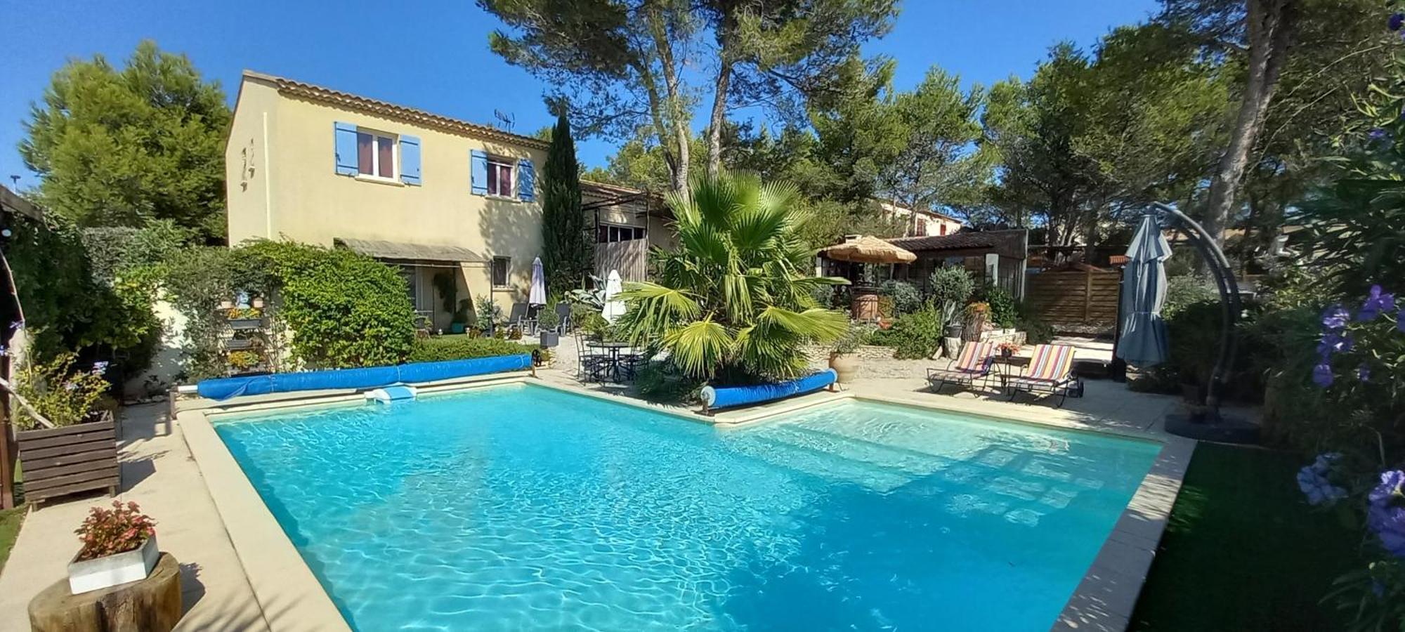 Les Coronilles Bed & Breakfast Beaucaire  Exterior photo