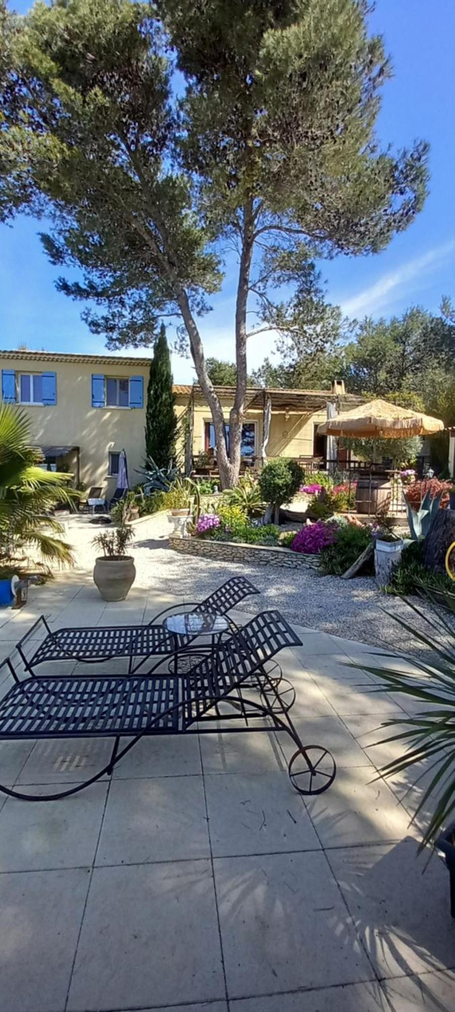 Les Coronilles Bed & Breakfast Beaucaire  Exterior photo